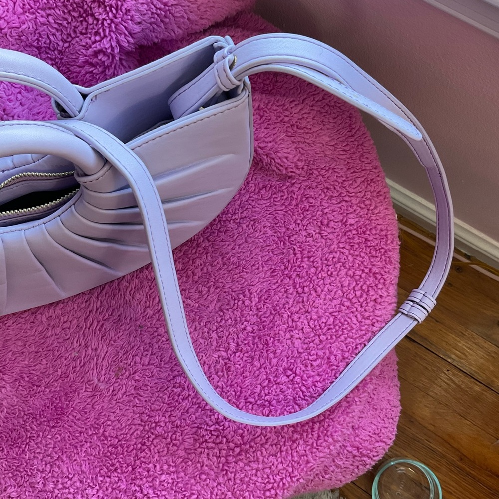 Elegant Lavender Handbag - Picture 7 of 7
